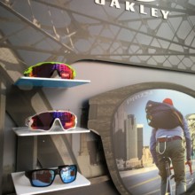 gafas de sol oakley en optic platja d'aro
